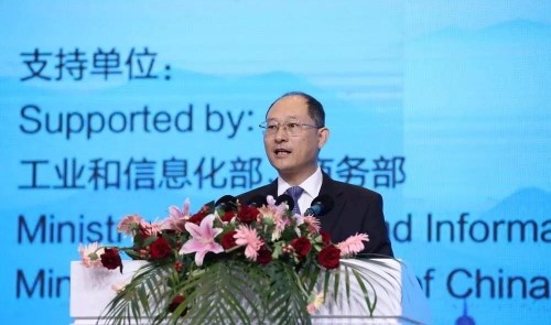 论坛以"坚持创新引领,开辟增长源泉"为主题,中国贸促会副会长卢鹏起