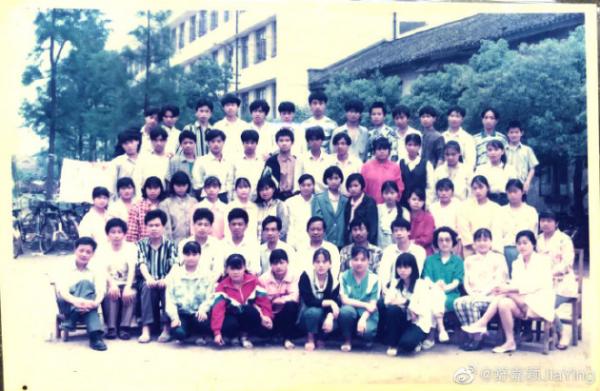 舒嘉颖23年后首次回母校宁乡双江口中学 谈成名过往