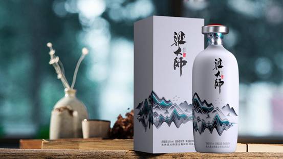 梁明锋践行工匠精神，铸就酿酒生涯巅峰水准代表作--梁大师酒