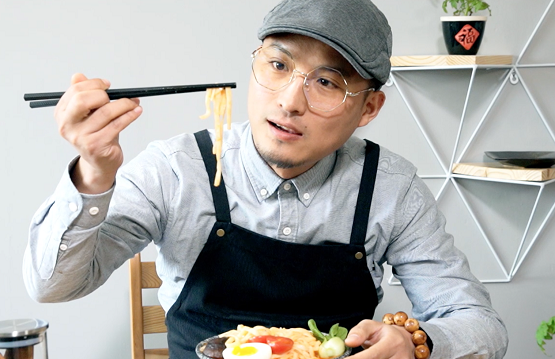 从北漂青年到抖音美食博主，只需一个红果家