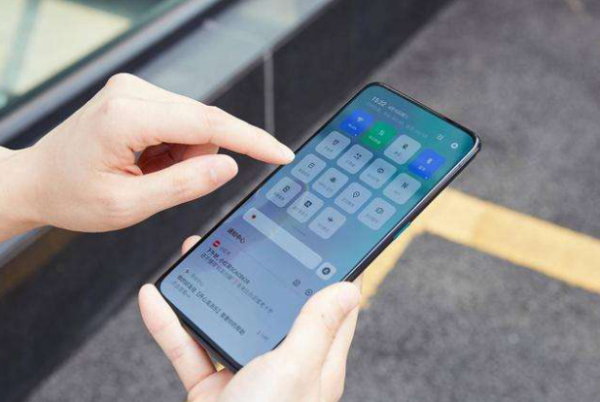 华为nova系列怎么样？网友：nova5与OPPO Reno难抉择