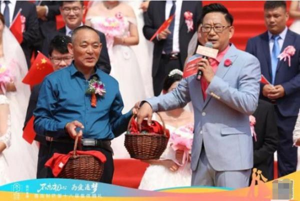 “不忘初心 为爱追梦”鲁南制药集团第十八届集体婚礼举行