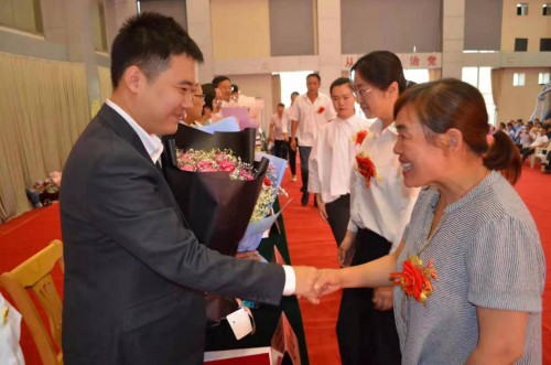 丰农助力莒县花卉产业升级，携手鲜花龙头为教师节献礼