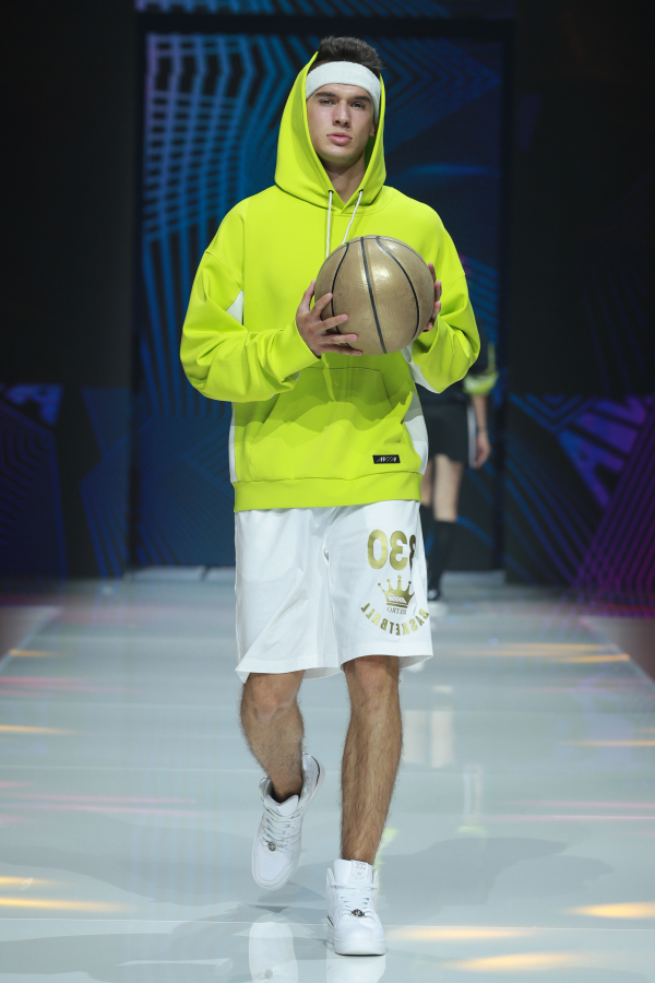 美国运动品牌AVIA“笃见.焕新”2020春夏发布会