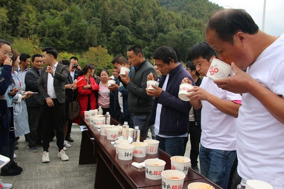 庆祝9·27世界旅游日暨第二届农民丰收节在略阳五龙洞盛大启动