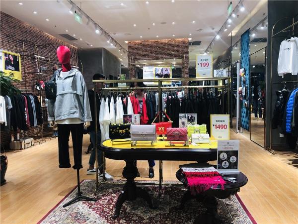 爆店!「EM衣麦仓」引爆哈尔滨，掀奢侈潮牌平价消费潮