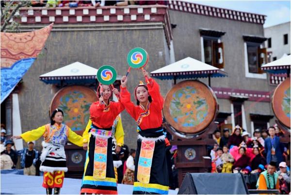 甘孜县格萨尔王城旅游营销暨第二届珠牡迎秋节隆重开幕