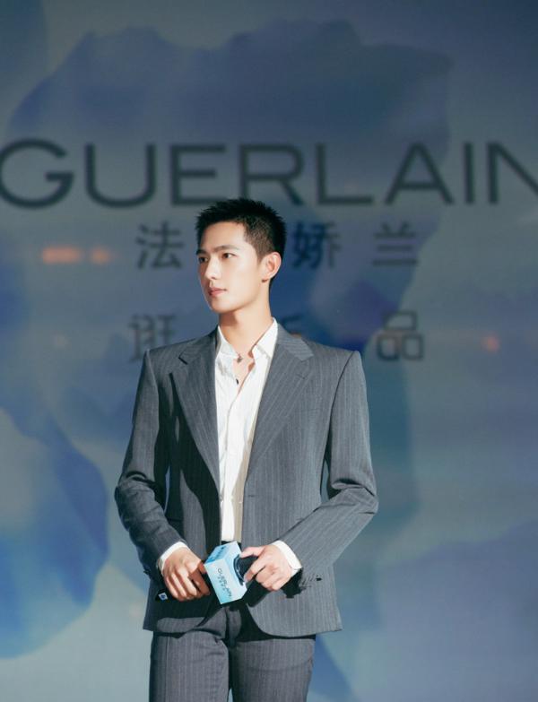 轻出于兰 无“线”年轻力 法国娇兰全新御廷兰花卓能焕活轻盈面霜闪耀登陆天猫小黑盒