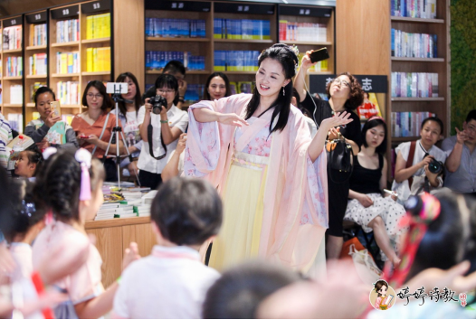 对“扰民”说不！古诗乐曲余音绕梁，楼下超市喜添新声