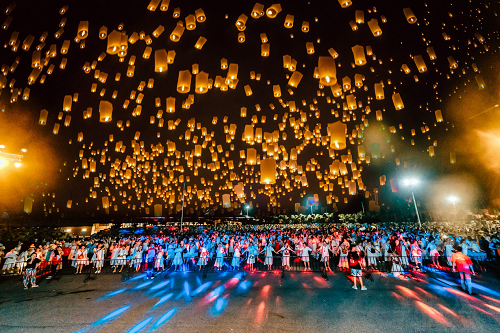 凯儿得乐精英经销商环球之旅泰国站，千盏孔明灯放飞1600个妈妈梦想