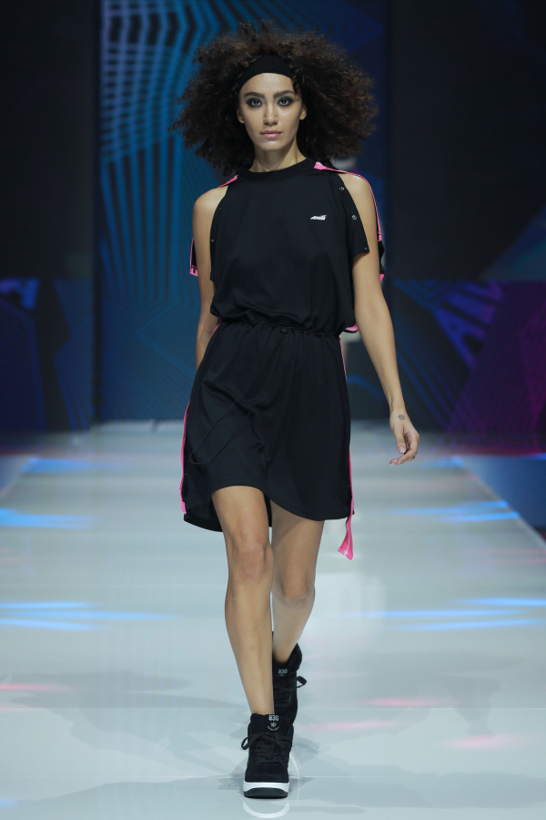 美国运动品牌AVIA“笃见.焕新”2020春夏发布会