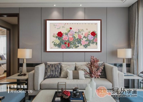 客厅的沙发背景墙千万别空着，选对挂画让你眼前一亮!