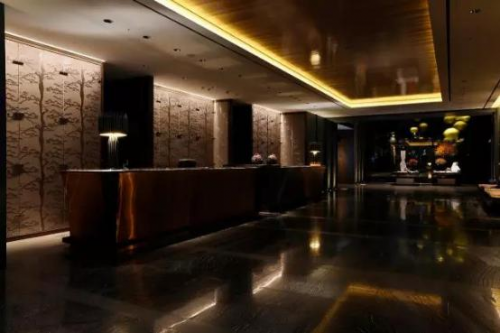 光谷金融中心的灯光，和伊朗皇宫一样，“点灯”的人叫关永权！