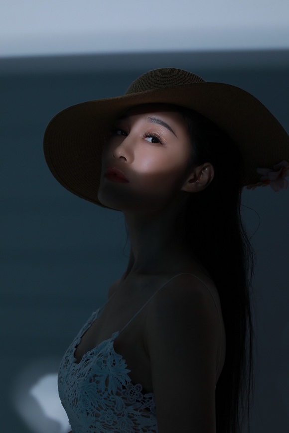 模特唐梓林——为【爱睫物语】拍摄广告形象片