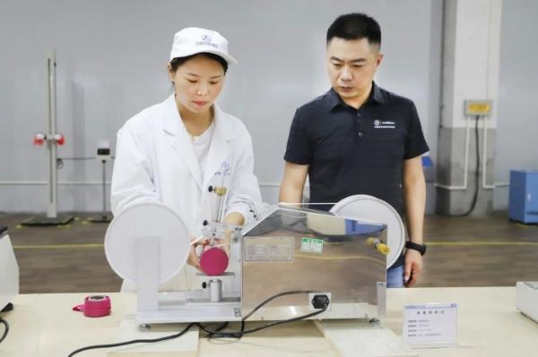 夏飞剑的“杯子革命”：他想用一辈子，专心做好一个杯子