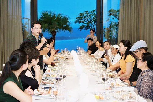 椰子海携手泰国国家旅游局组织优秀海外婚礼商家考察泰国普吉岛婚礼资源