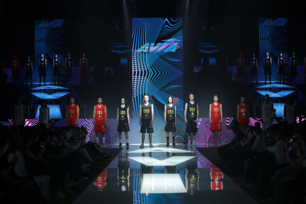 美国运动品牌AVIA“笃见.焕新”2020春夏发布会