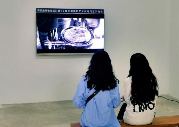 俘获专业摄影师的心！海信叠屏电视惊艳了全国摄影艺术展