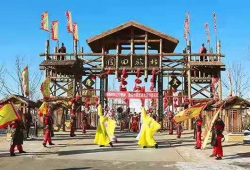 十一国庆哪里去，盘锦红海滩欢迎你！
