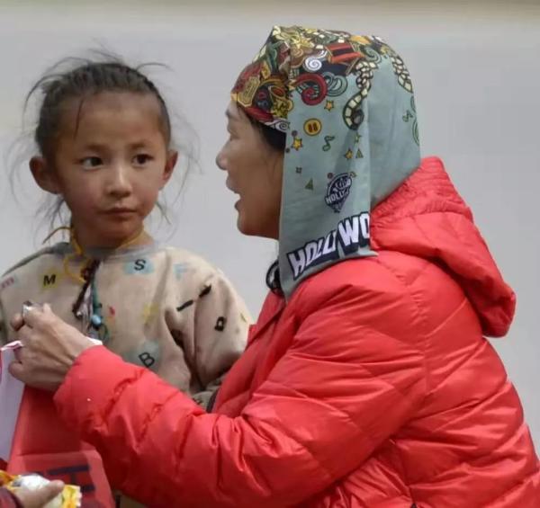 胡社光娘子军公益之旅——用行动见证爱