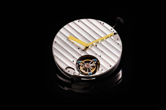 机械+智能，全球首款陀飞轮智能手表上市