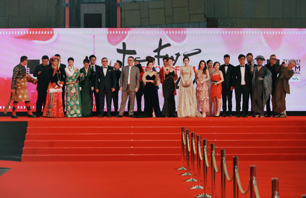 最大中国电影人方阵亮相第32届东京国际电影节红毯