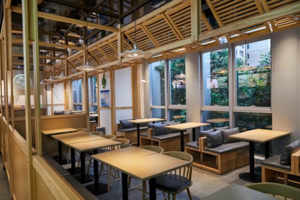 老乡鸡宴请全国 全民吃鸡刷爆朋友圈