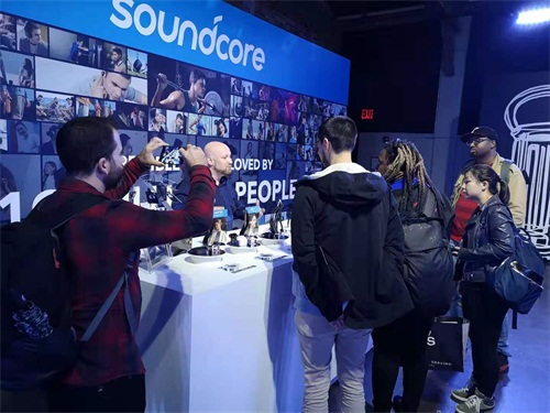 安克创新Soundcore展出全球首款同轴圈铁TWS耳机