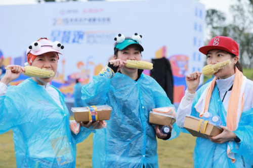 感受运动美食盛宴，2019东风日产成都马拉松早餐跑开跑