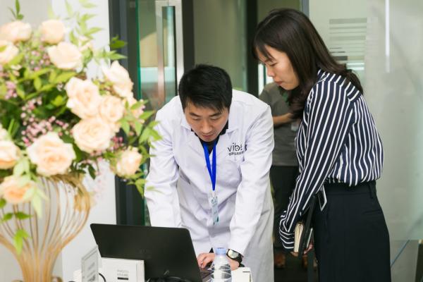 西万博助听新技术亮相 牵手阿里健康开启新零售品牌升级