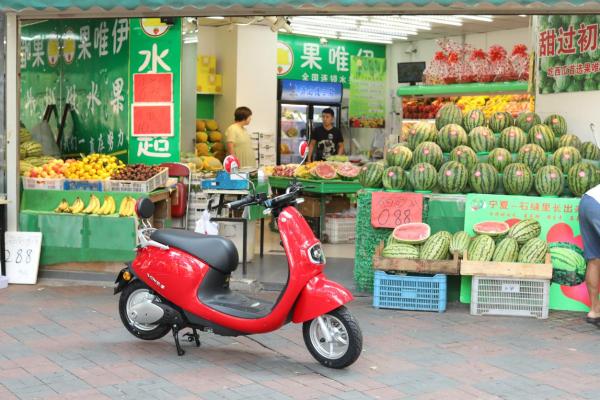爱玛经典车型改款上市，外观时尚满满的市场号召力