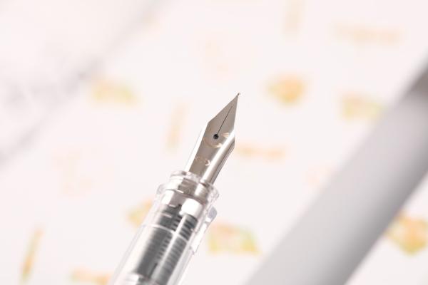 书写世界的攀登者，百年传奇百乐，只为制造一支好笔
