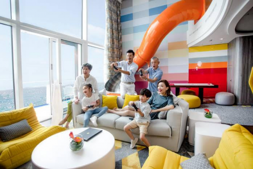 皇家加勒比海洋光谱号中国首航百天 10万宾客海上盛宴