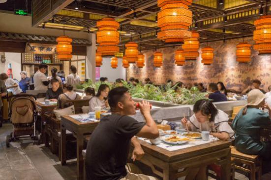 餐饮发展的下个路口，张氏宽窄巷能否弯道超车？