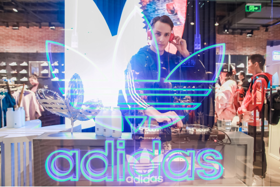 adidas Originals 阿迪达斯三叶草北京世贸天阶店隆重开幕