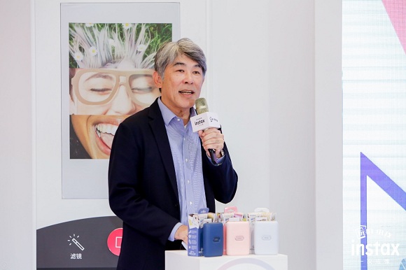 升级社交功能带来应用场景的革命 富士发布新一代手机照片打印机instax mini Link