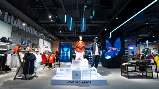 adidas Originals 阿迪达斯三叶草北京世贸天阶店隆重开幕