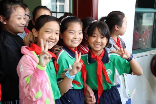 米乐英语送课河南：春苗小学里的新期盼