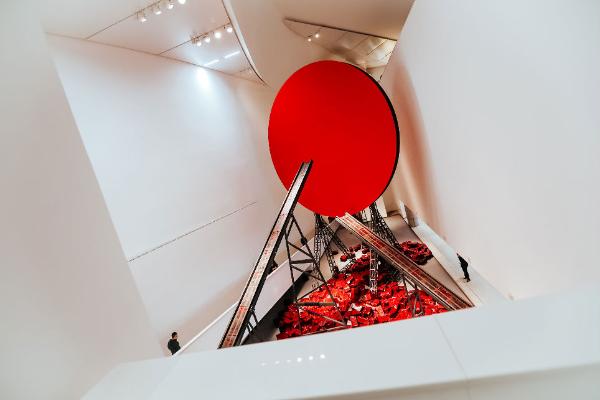 展示东方白酒魅力，艺术舍得亮相安尼施·卡普尔展央美美术馆开幕仪式