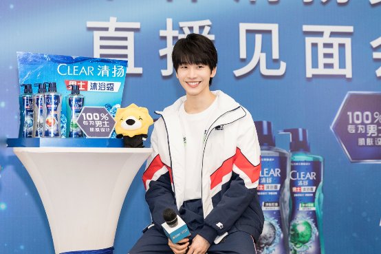 “不完美小孩”连淮伟来了 现身苏宁透露双十一“完美密令”
