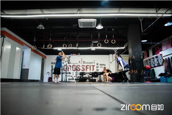 体验风靡全球的CrossFit 深圳自如携百位业主释放生活力