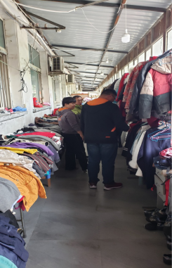 货拉拉开展爱心衣物捐赠活动 为北京打工者送温暖