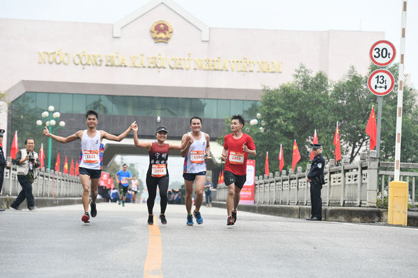2019中国龙州-越南复和红途国际马拉松热力开赛，千人酷跑燃动边关