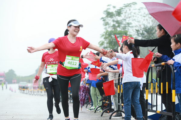 2019中国龙州-越南复和红途国际马拉松热力开赛，千人酷跑燃动边关