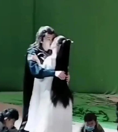 苏宁狮晚玩法被剧透,肖战王一博同台不够,还要撒豪礼