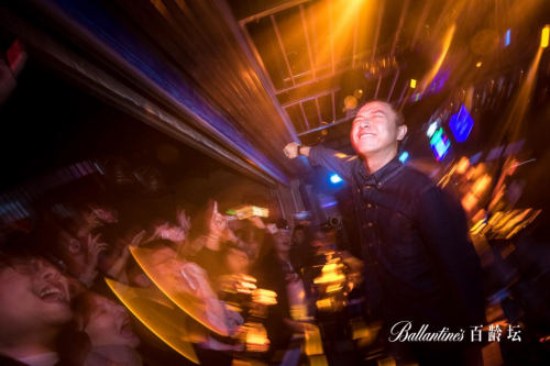 痛仰、海龟先生、新裤子.....因为一支威士忌，5支最火的乐队重装集结