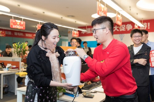 苏宁全民嘉年华来了！不仅有百亿补贴 更有嗨爆夜来袭