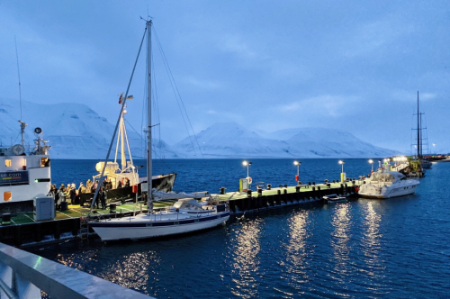 斗鱼科考团抵达极地矿区 探访神秘小镇巴伦支堡