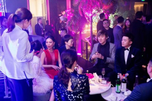 格乐利雅海岛之夜宋智孝和HAHA真的很养眼，今晚北京格乐利雅海岛之夜星光熠熠