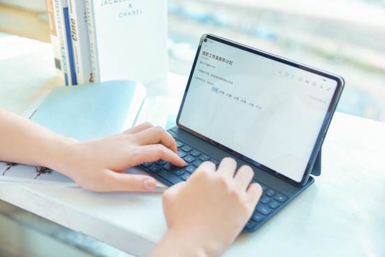 接连摘取权威奖项的华为MatePad Pro，竟是一款宝藏平板